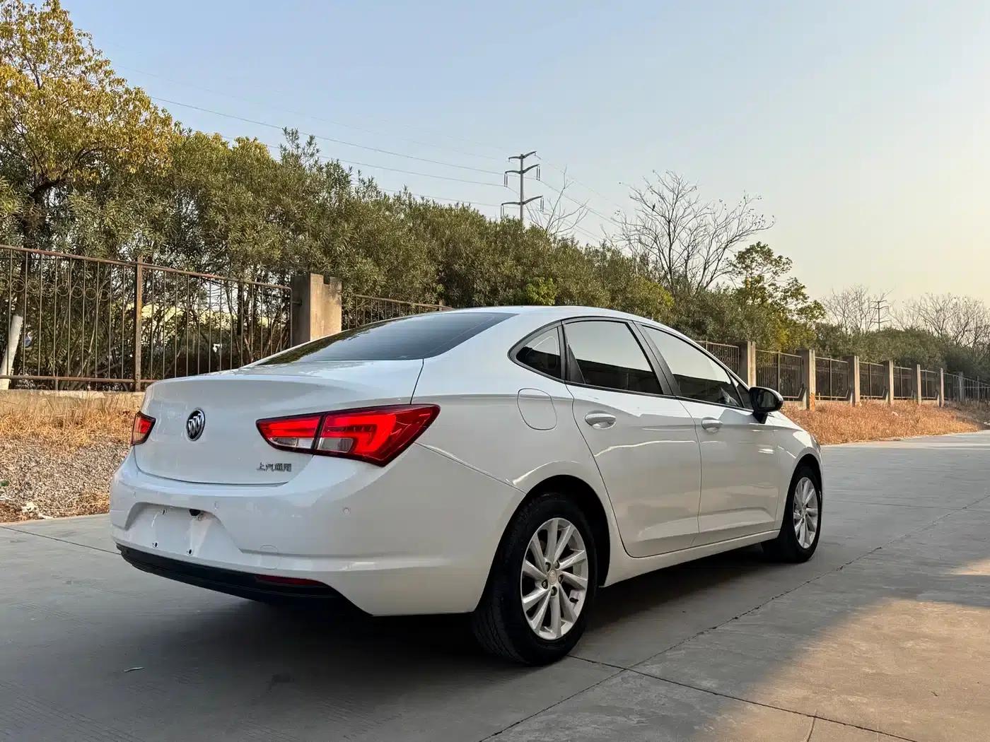 Buick Verano 2019 Sedan 15S Automatic Leading Edition — миниатюра 8