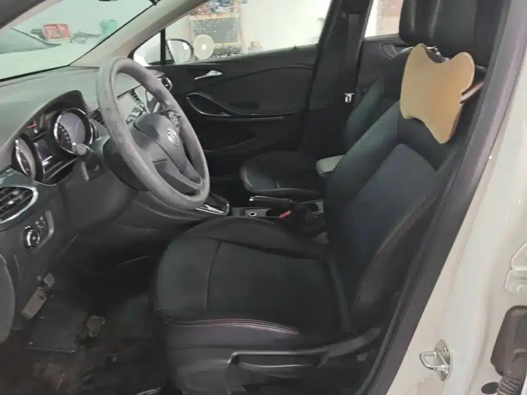 Buick Verano 2018 Hatchback 15S Automatic Entry-Level Model — миниатюра 15
