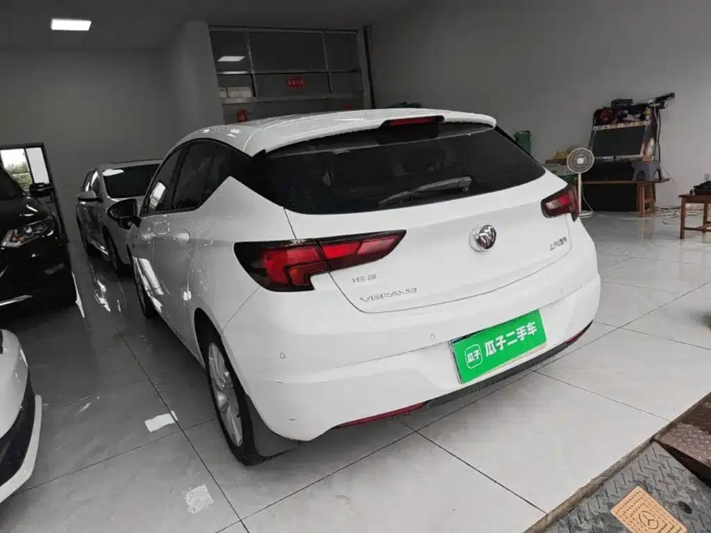 Buick Verano 2018 Hatchback 15S Automatic Entry-Level Model — миниатюра 5