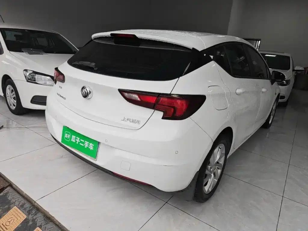 Buick Verano 2018 Hatchback 15S Automatic Entry-Level Model — миниатюра 7