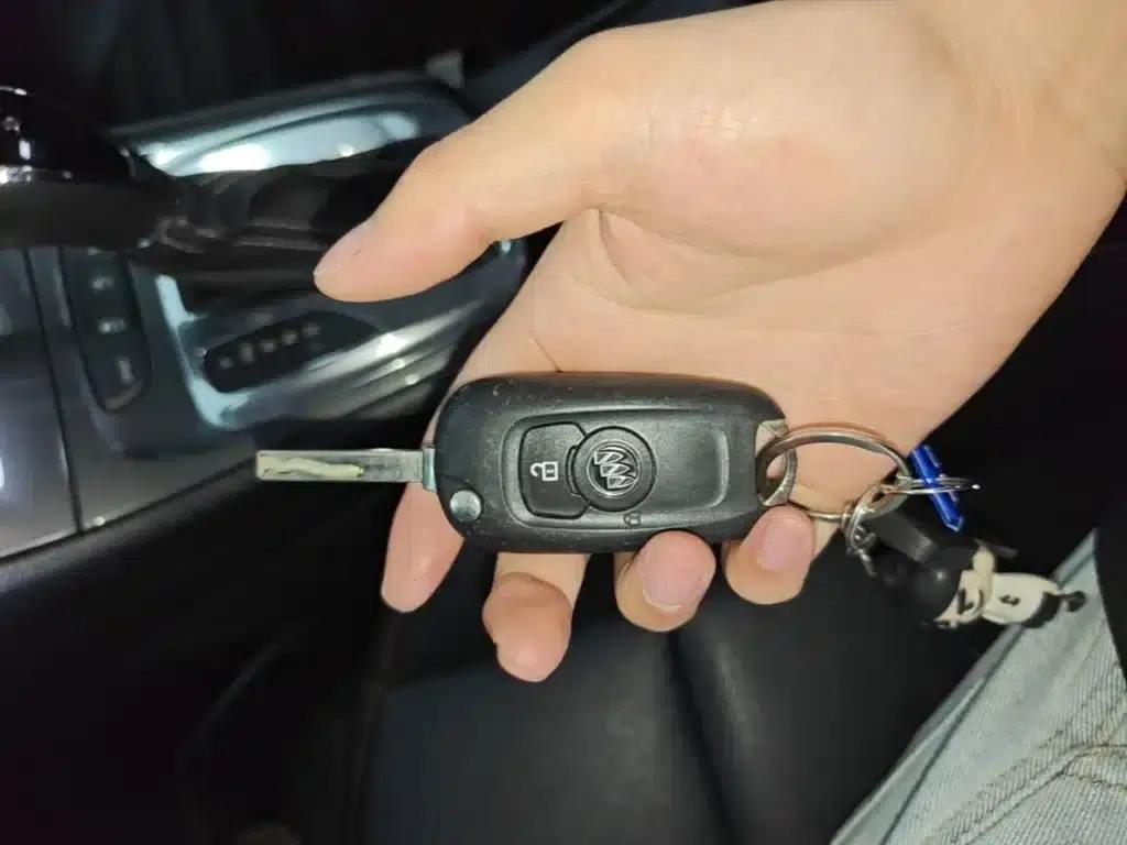 Buick Verano 2018 Hatchback 15S Automatic Entry-Level Model — миниатюра 9