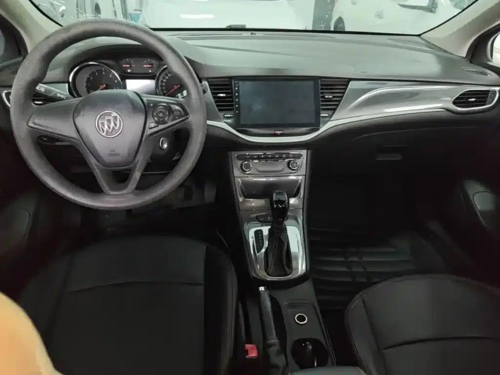 Buick Verano 2018 Hatchback 15S Automatic Entry-Level Model — миниатюра 10