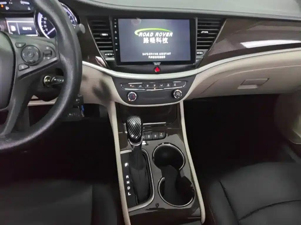 Buick Verano 2018 Sedan 15S Automatic Entry-Level — миниатюра 13