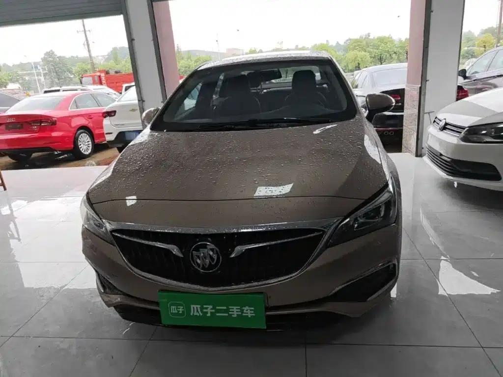 Buick Verano 2018 Sedan 15S Automatic Entry-Level — миниатюра 3