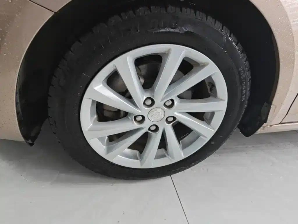 Buick Verano 2018 Sedan 15S Automatic Entry-Level — миниатюра 23