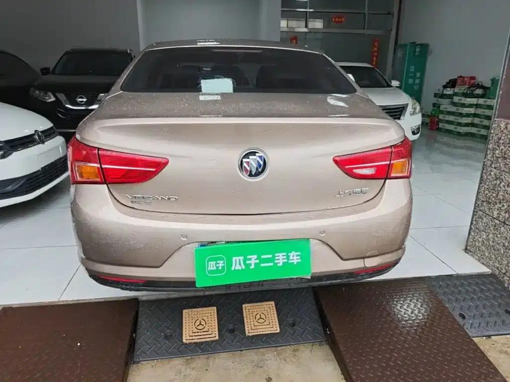 Buick Verano 2018 Sedan 15S Automatic Entry-Level — миниатюра 6