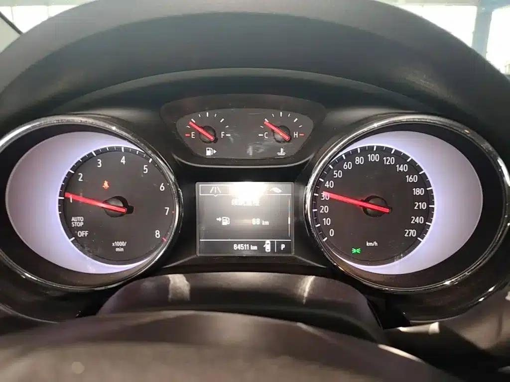 Buick Verano 2018 Hatchback 15S Automatic Leading Edition — миниатюра 12