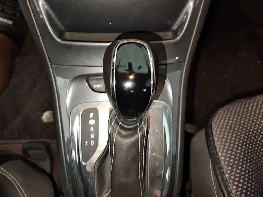 Buick Verano 2018 Hatchback 15S Automatic Leading Edition — миниатюра 14