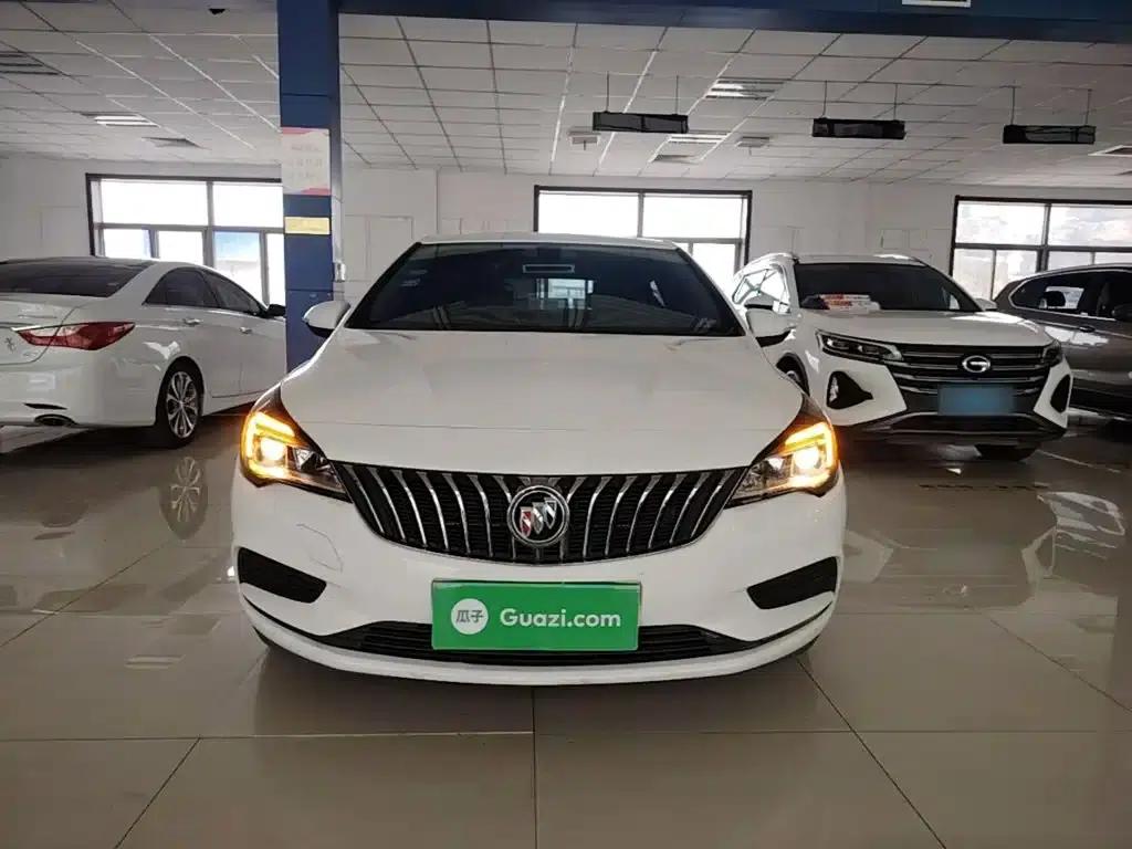 Buick Verano 2018 Hatchback 15S Automatic Leading Edition — миниатюра 3