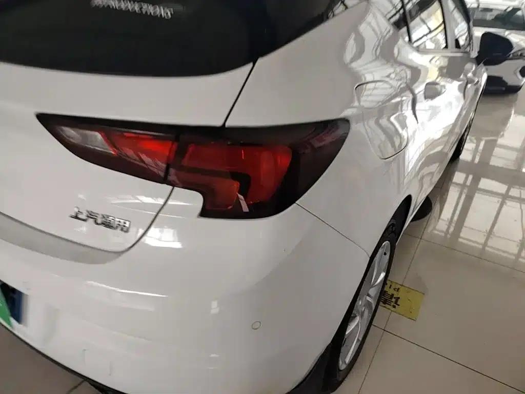 Buick Verano 2018 Hatchback 15S Automatic Leading Edition — миниатюра 8