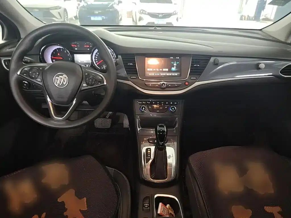 Buick Verano 2018 Hatchback 15S Automatic Leading Edition — миниатюра 10