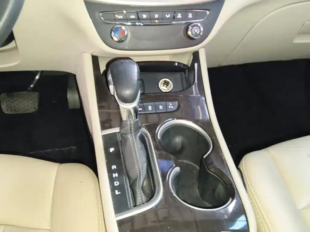 Buick Verano 2018 Sedan 15S Automatic Entry-Level — миниатюра 14