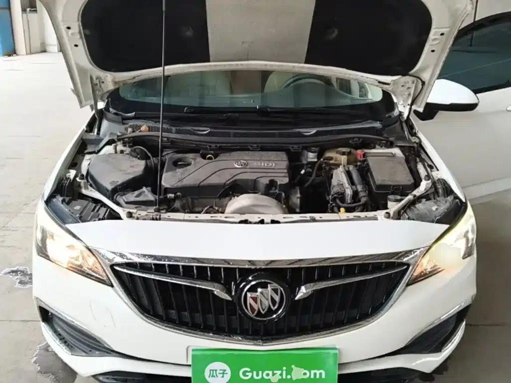 Buick Verano 2018 Sedan 15S Automatic Entry-Level — миниатюра 20