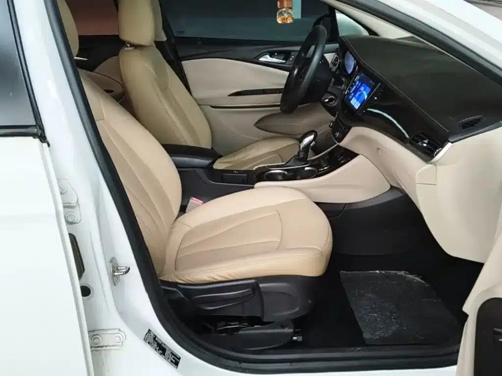 Buick Verano 2018 Sedan 15S Automatic Entry-Level — миниатюра 25