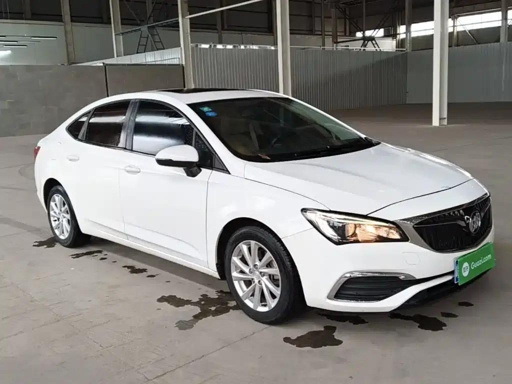 Buick Verano 2018 Sedan 15S Automatic Entry-Level — миниатюра 4
