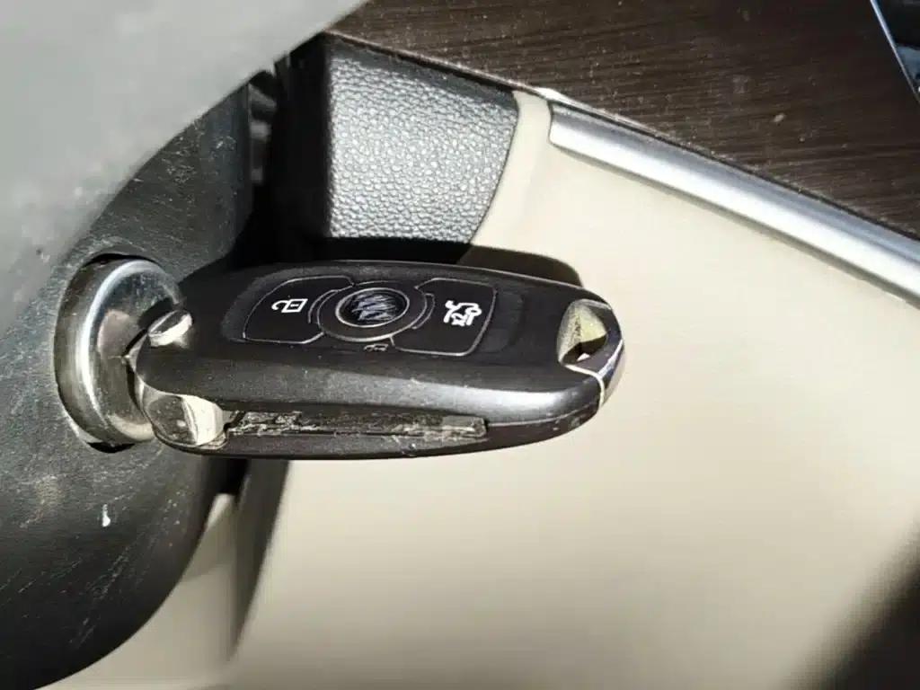 Buick Verano 2018 Sedan 15S Automatic Entry-Level — миниатюра 9