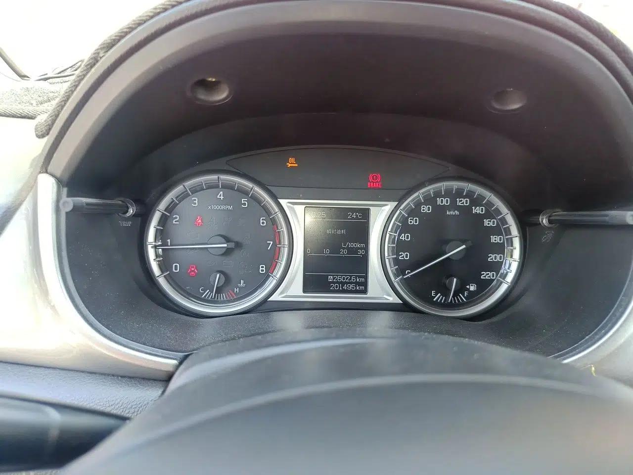 Suzuki Vitara 2016 1.6L Manual Two-Wheel Drive Entry-Level Trim — миниатюра 11
