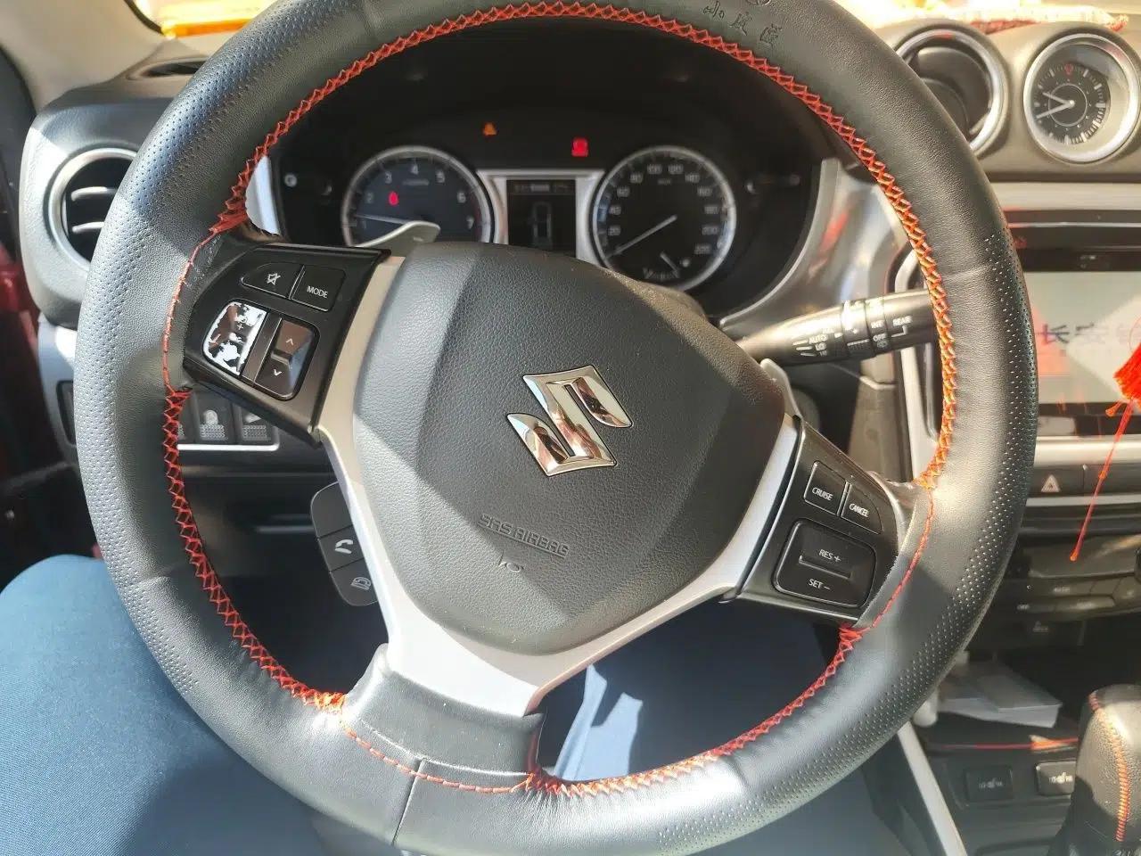 Suzuki Vitara 2016 1.4T Automatic 4x4 Flagship Model — миниатюра 10