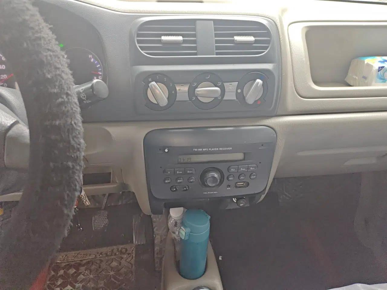 Suzuki Wagon R 2015 1.0L Manual Comfort Model — миниатюра 13