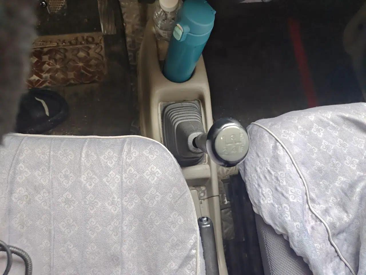 Suzuki Wagon R 2015 1.0L Manual Comfort Model — миниатюра 14
