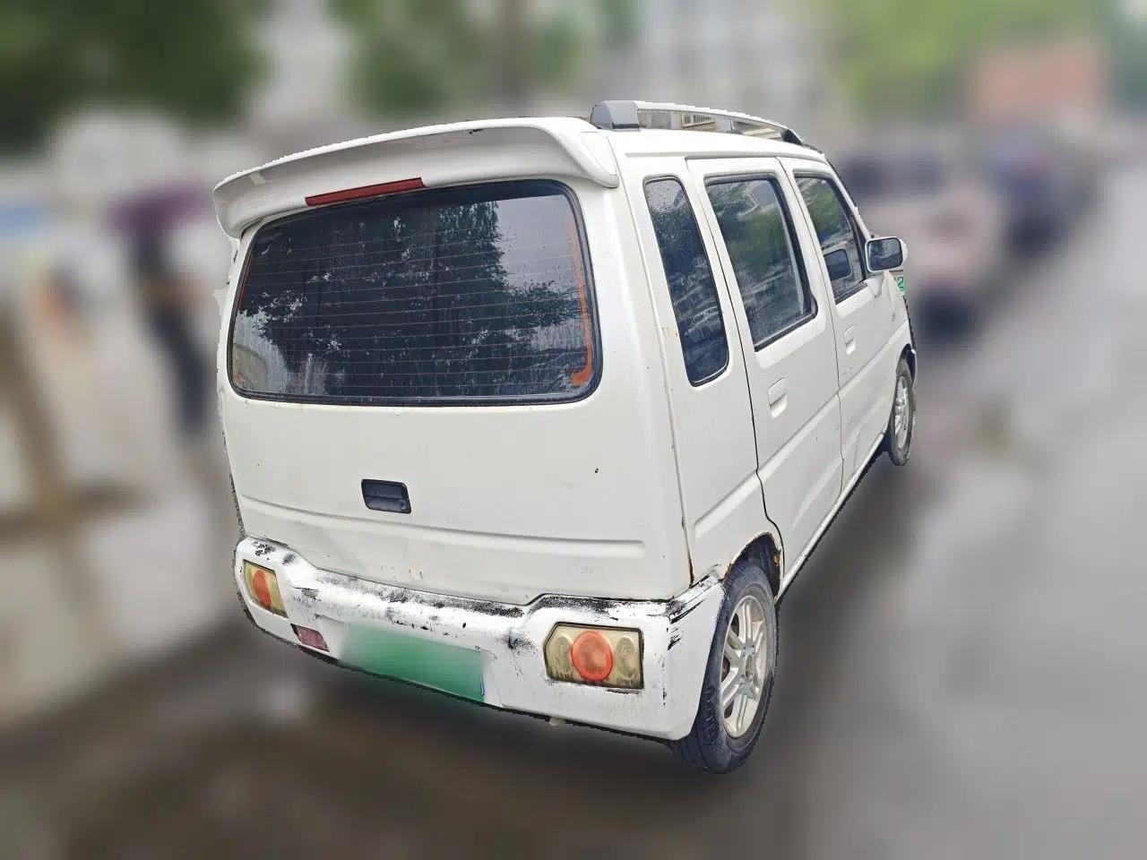 Suzuki Wagon R 2015 1.0L Manual Comfort Model — миниатюра 6