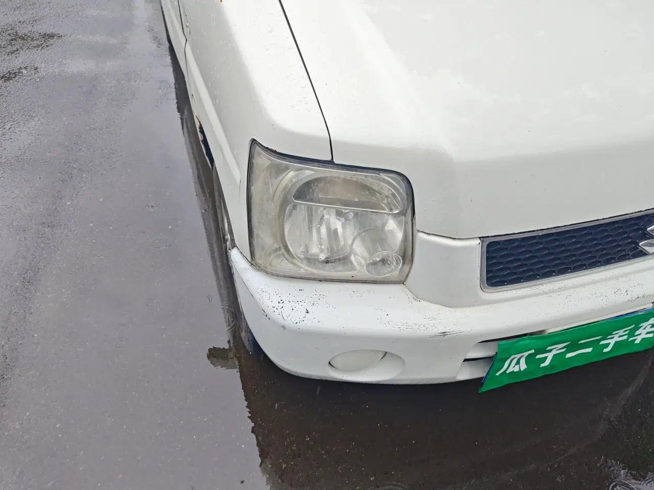 Suzuki Wagon R 2015 1.0L Manual Comfort Model — миниатюра 7