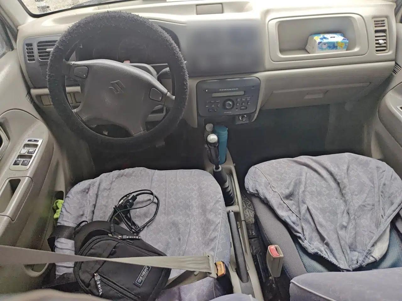 Suzuki Wagon R 2015 1.0L Manual Comfort Model — миниатюра 9
