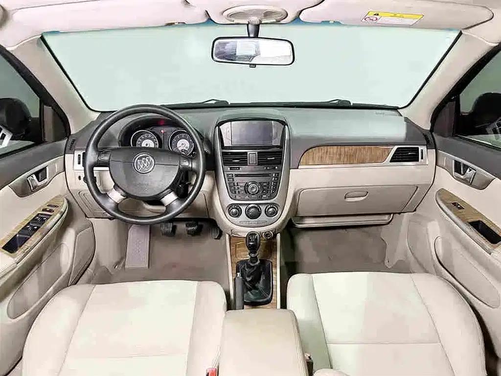 Buick Excelle 2015 1.5L Manual Classic — миниатюра 9