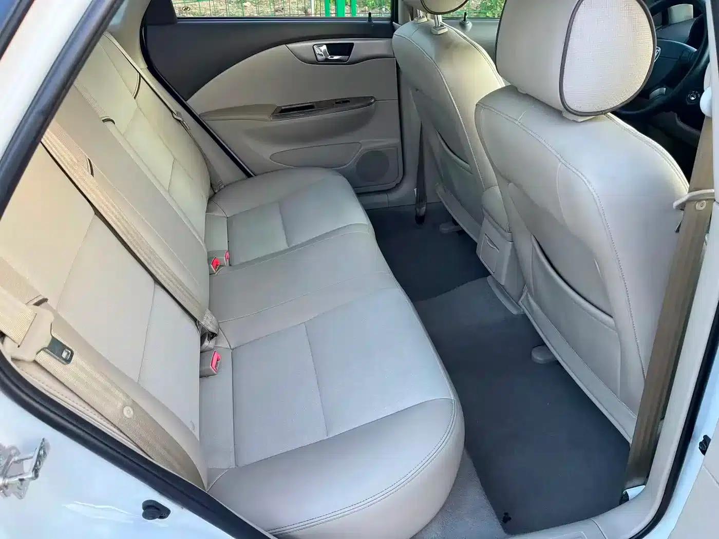 Buick Excelle 2015 1.5L Automatic Classic — миниатюра 11