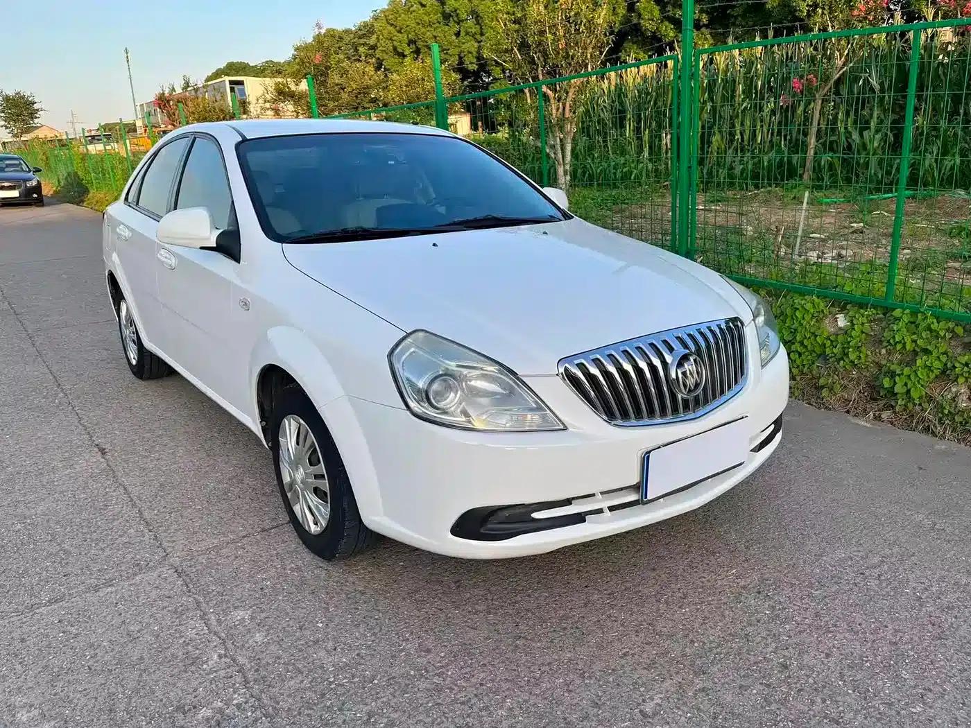 Buick Excelle 2015 1.5L Automatic Classic — миниатюра 3