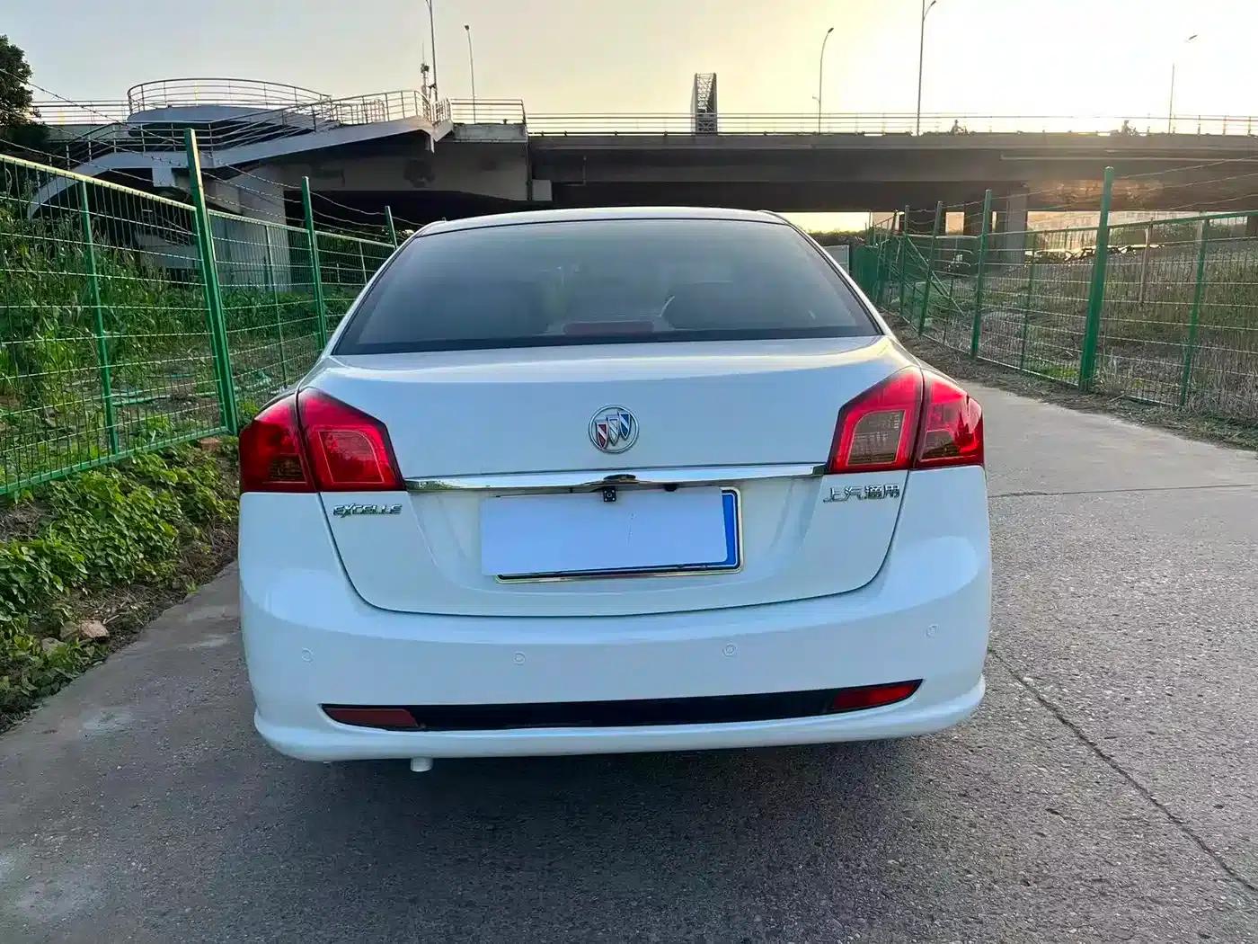 Buick Excelle 2015 1.5L Automatic Classic — миниатюра 6