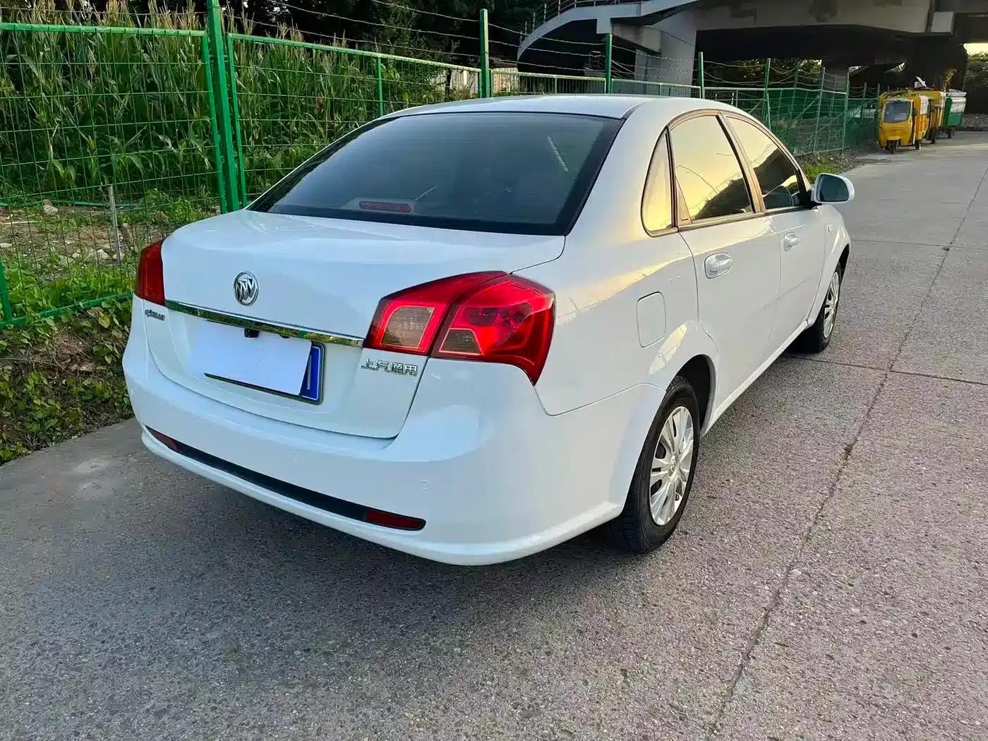 Buick Excelle 2015 1.5L Automatic Classic — миниатюра 7