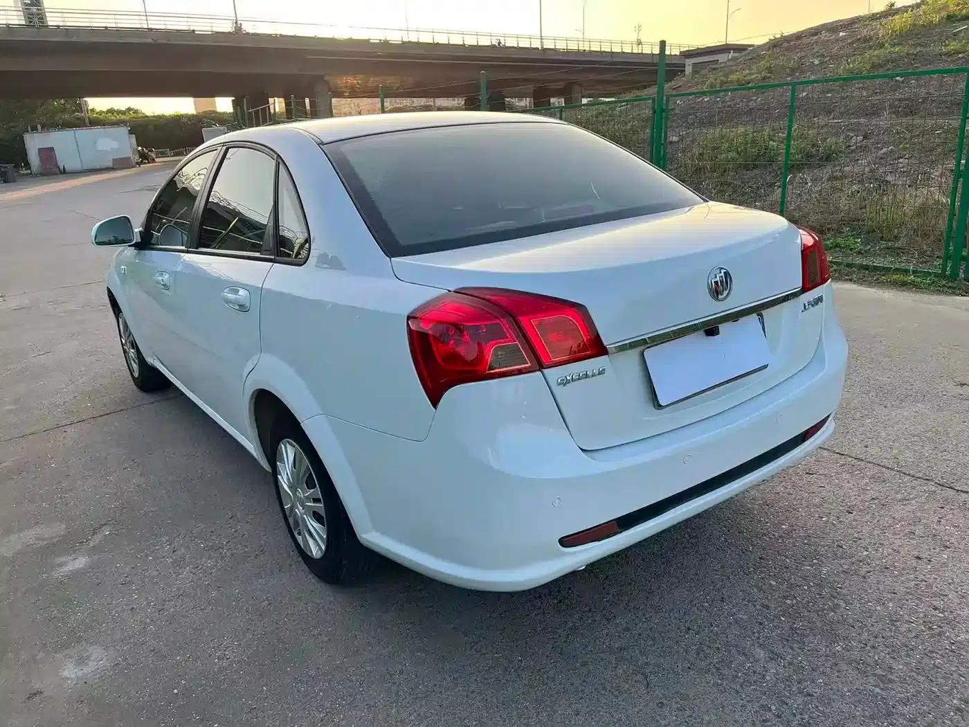 Buick Excelle 2015 1.5L Automatic Classic — миниатюра 8