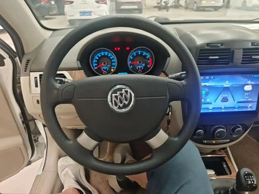 Buick Excelle 2015 1.5L Manual Classic — миниатюра 11
