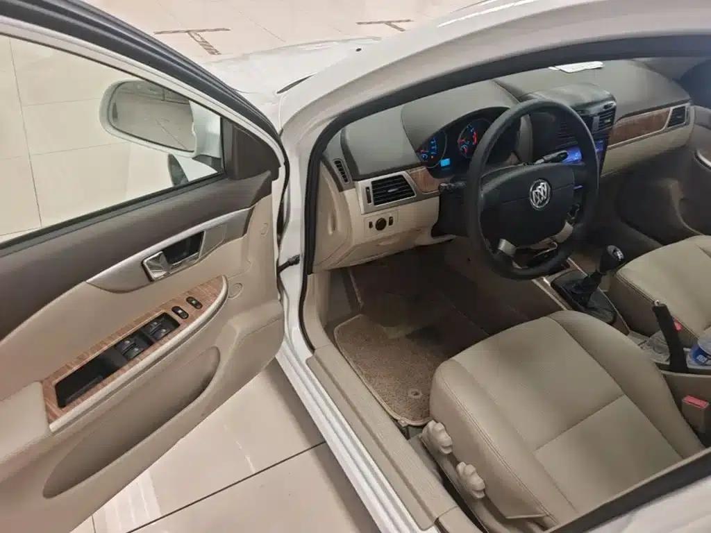 Buick Excelle 2015 1.5L Manual Classic — миниатюра 16