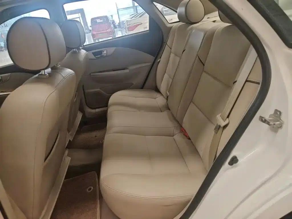 Buick Excelle 2015 1.5L Manual Classic — миниатюра 17