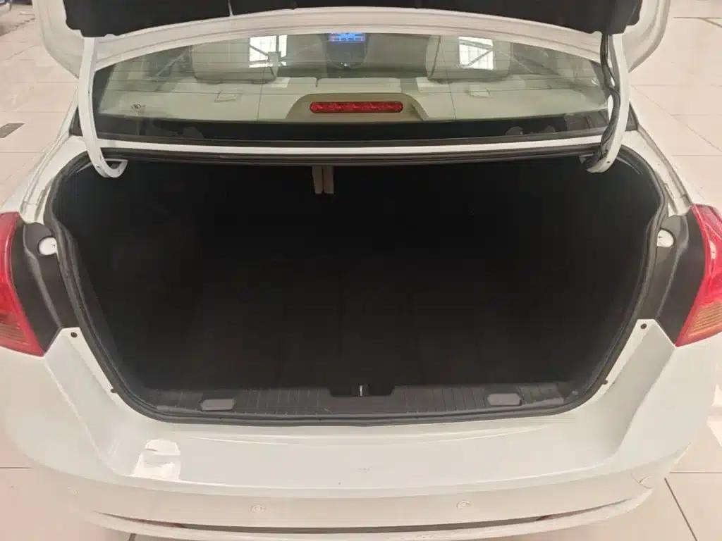 Buick Excelle 2015 1.5L Manual Classic — миниатюра 19