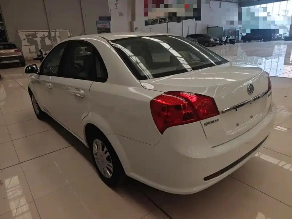 Buick Excelle 2015 1.5L Manual Classic — миниатюра 5