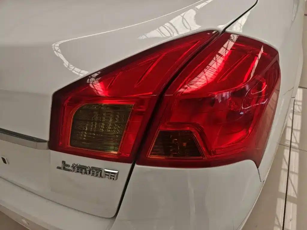 Buick Excelle 2015 1.5L Manual Classic — миниатюра 8