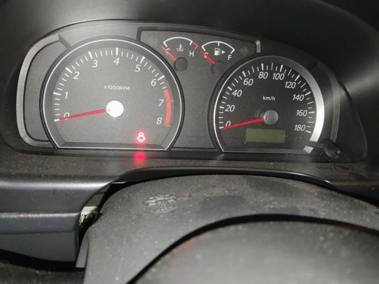 Suzuki Jimny 2012 registration, 1.3L, manual transmission, gasoline, 4 seats (imported) — миниатюра 11