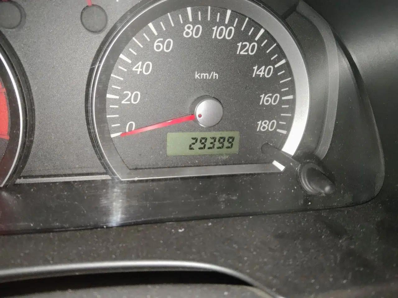 Suzuki Jimny 2012 registration, 1.3L, manual transmission, gasoline, 4 seats (imported) — миниатюра 12