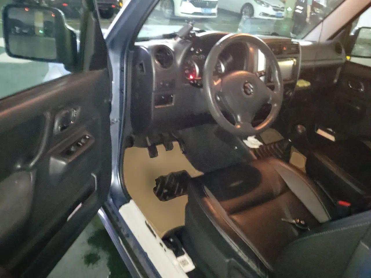 Suzuki Jimny 2012 registration, 1.3L, manual transmission, gasoline, 4 seats (imported) — миниатюра 16