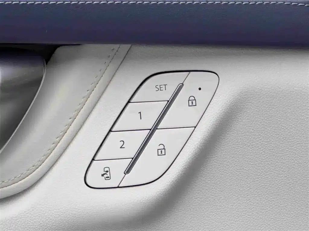 Century 2023 2.0T 7-Seat Luxury Edition — миниатюра 19