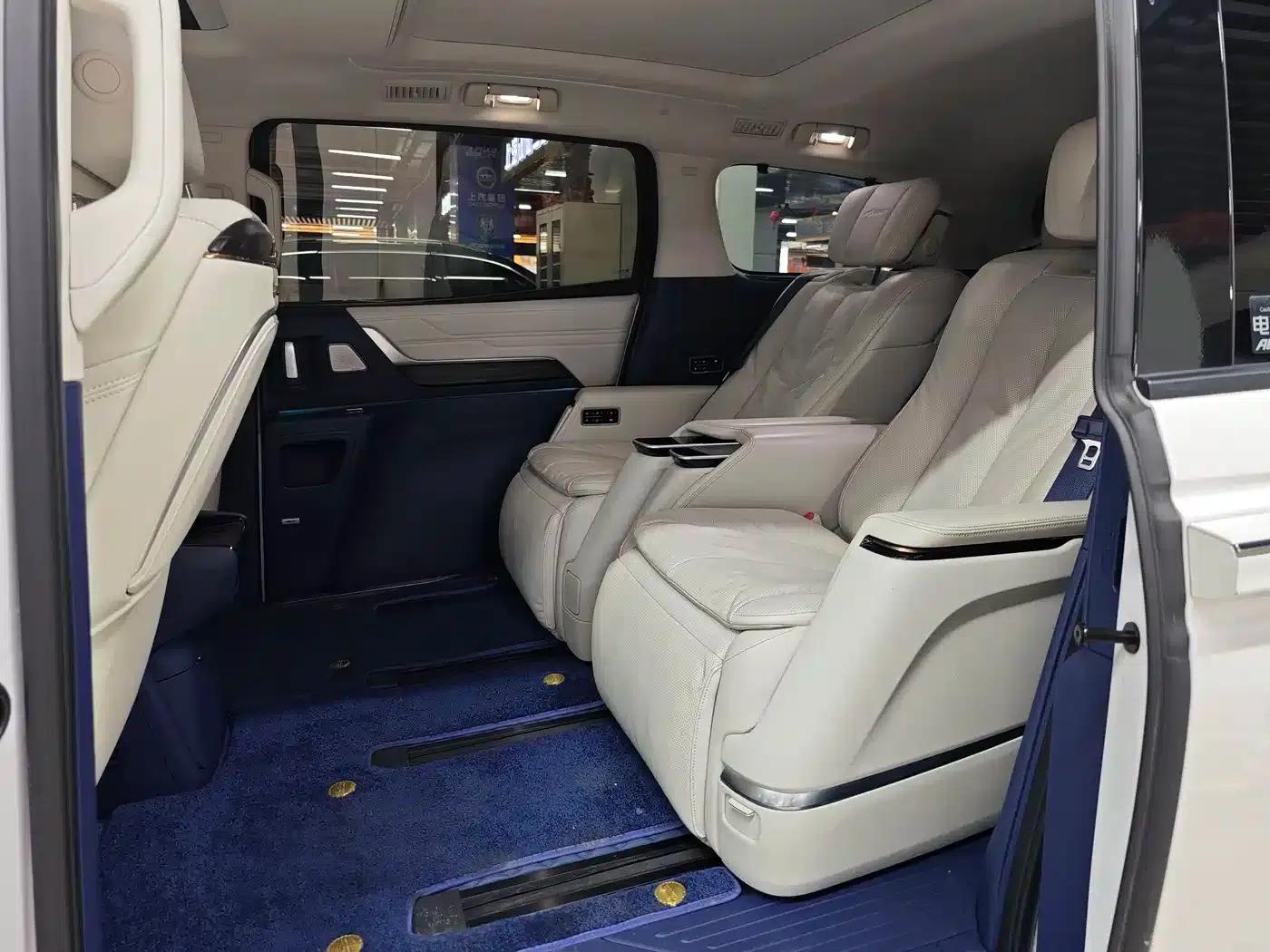 Century 2025 2.0T Six-Seat Luxury Edition — миниатюра 6