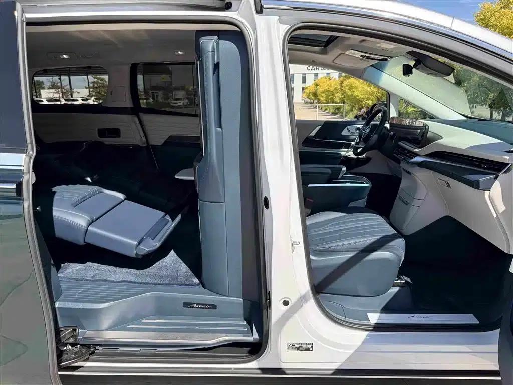 Century 2023 2.0T Four-Seat Private Edition — миниатюра 13