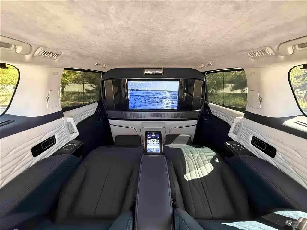 Century 2023 2.0T Four-Seat Private Edition — миниатюра 14