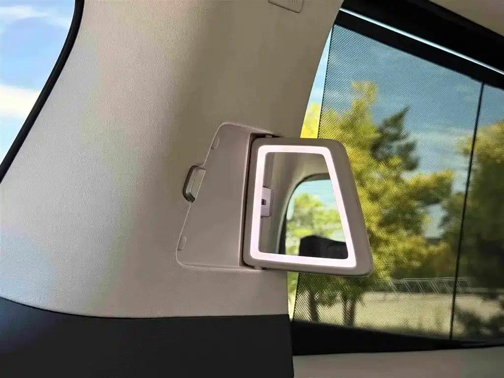 Century 2023 2.0T Four-Seat Private Edition — миниатюра 19