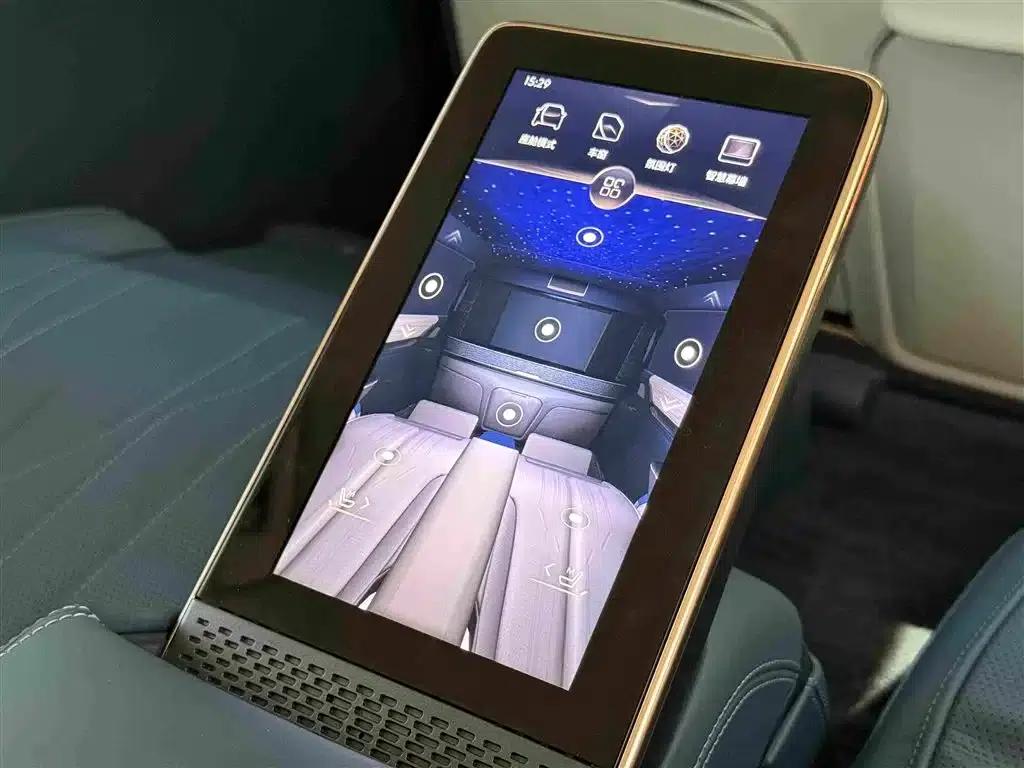 Century 2023 2.0T Four-Seat Private Edition — миниатюра 24