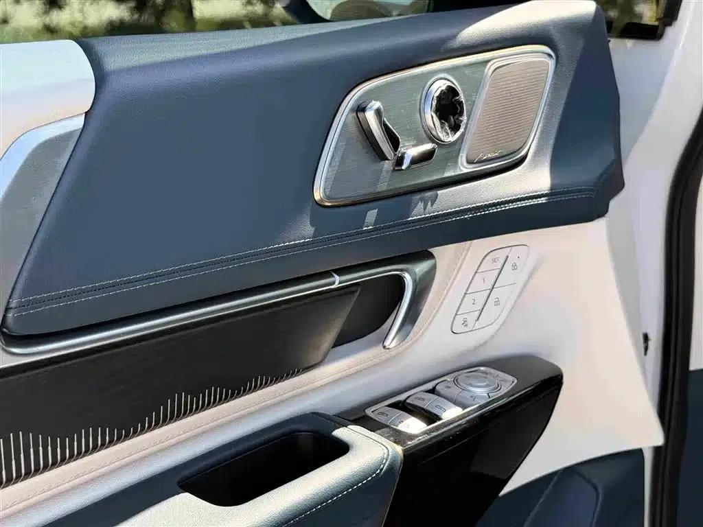 Century 2023 2.0T Four-Seat Private Edition — миниатюра 32