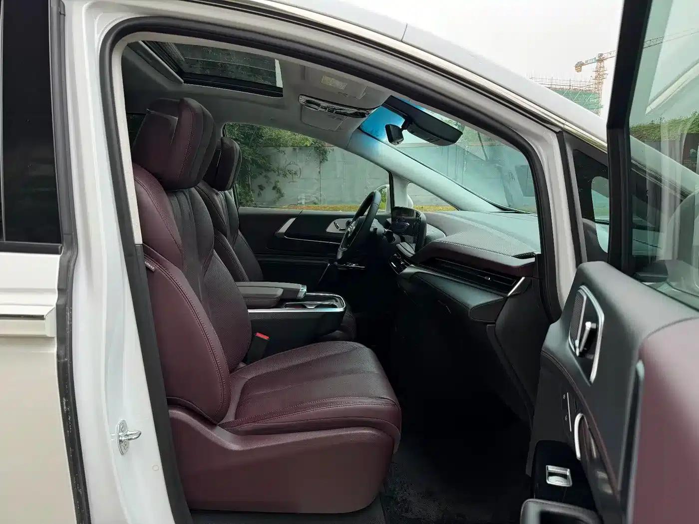 Century 2023 2.0T Six-Seat Luxury Edition — миниатюра 17